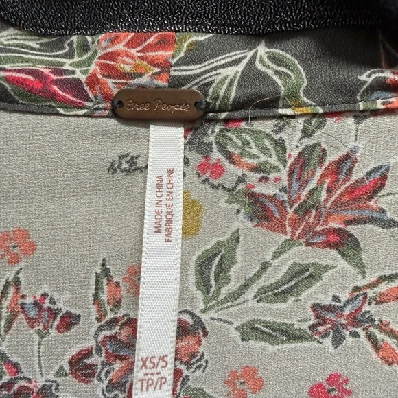 Free People Winlflowers Printed Cinched Kimono Zip Up Jacket Art XS/S Oversized - Picture 3 of 8